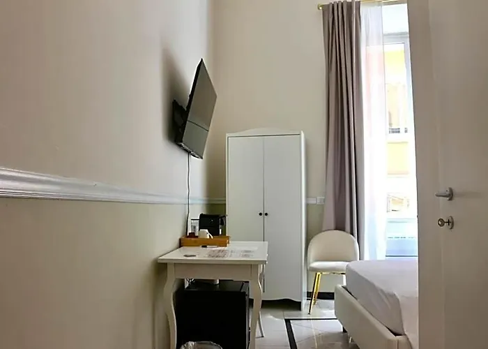 Domus Hotel 2*